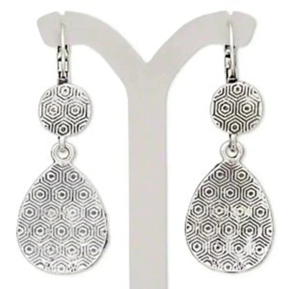 Antique Silver Plated Carved Hexagon Pattern Teardrop Leverback Dangle Earrings - Picture 1 of 1